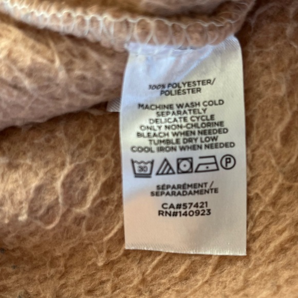 Lou & Grey Color-Block Sherpa Pullover Size: L - Picture 8 of 8